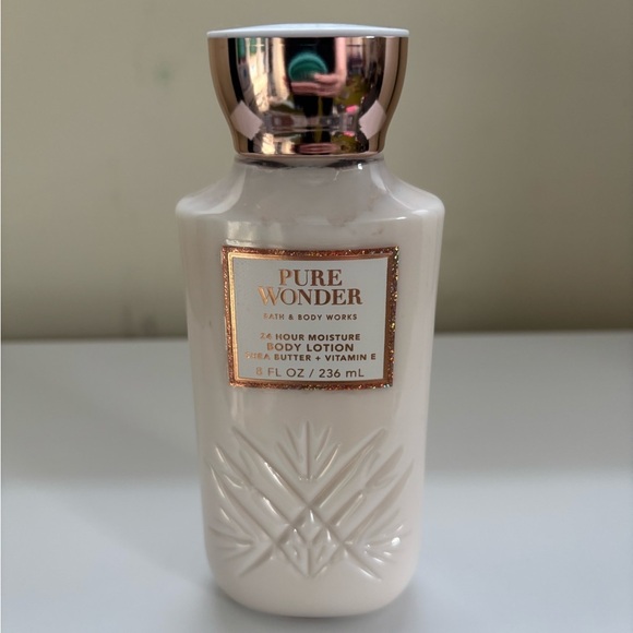 BATH & BODY WORKS | Pure Wonder Body Lotion 8 Fl Oz - Picture 1 of 3